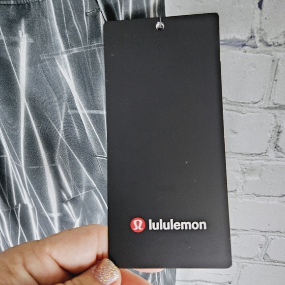 LULULEMON | Pace Breaker 9" lined stretch athletic shorts - Picture 5 of 8